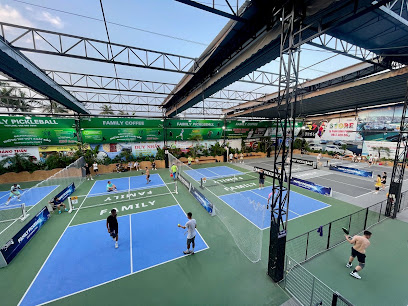 Family Pickleball